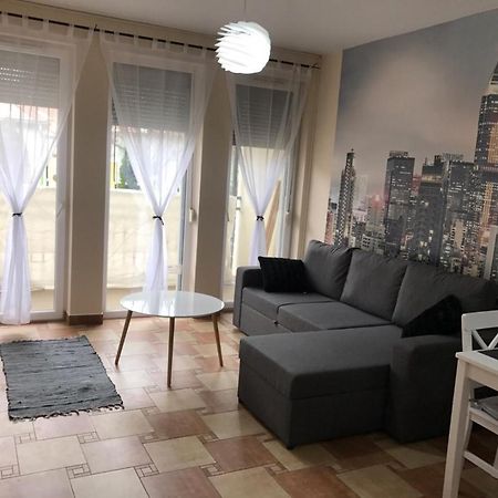 Beach Deluxe Apartman Hajduszoboszlo Bagian luar foto