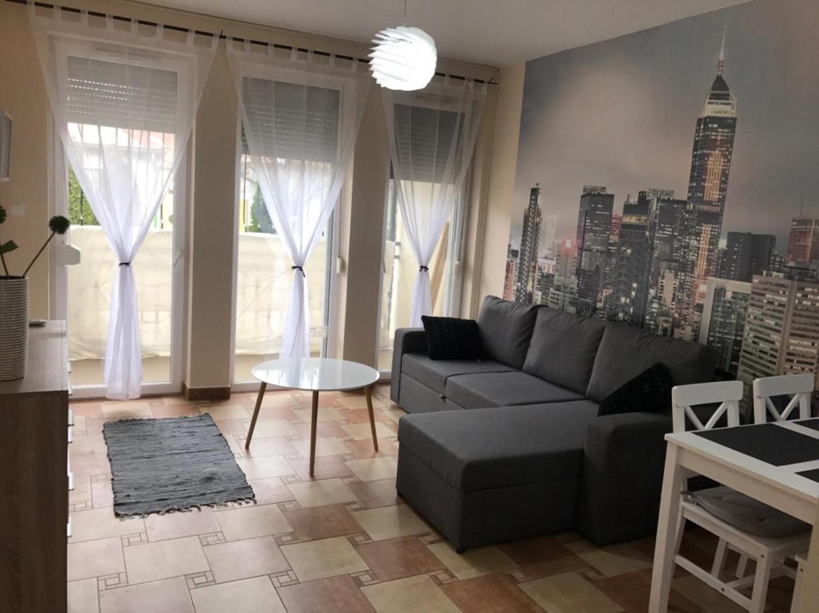 Beach Deluxe Apartman Hajduszoboszlo Bagian luar foto